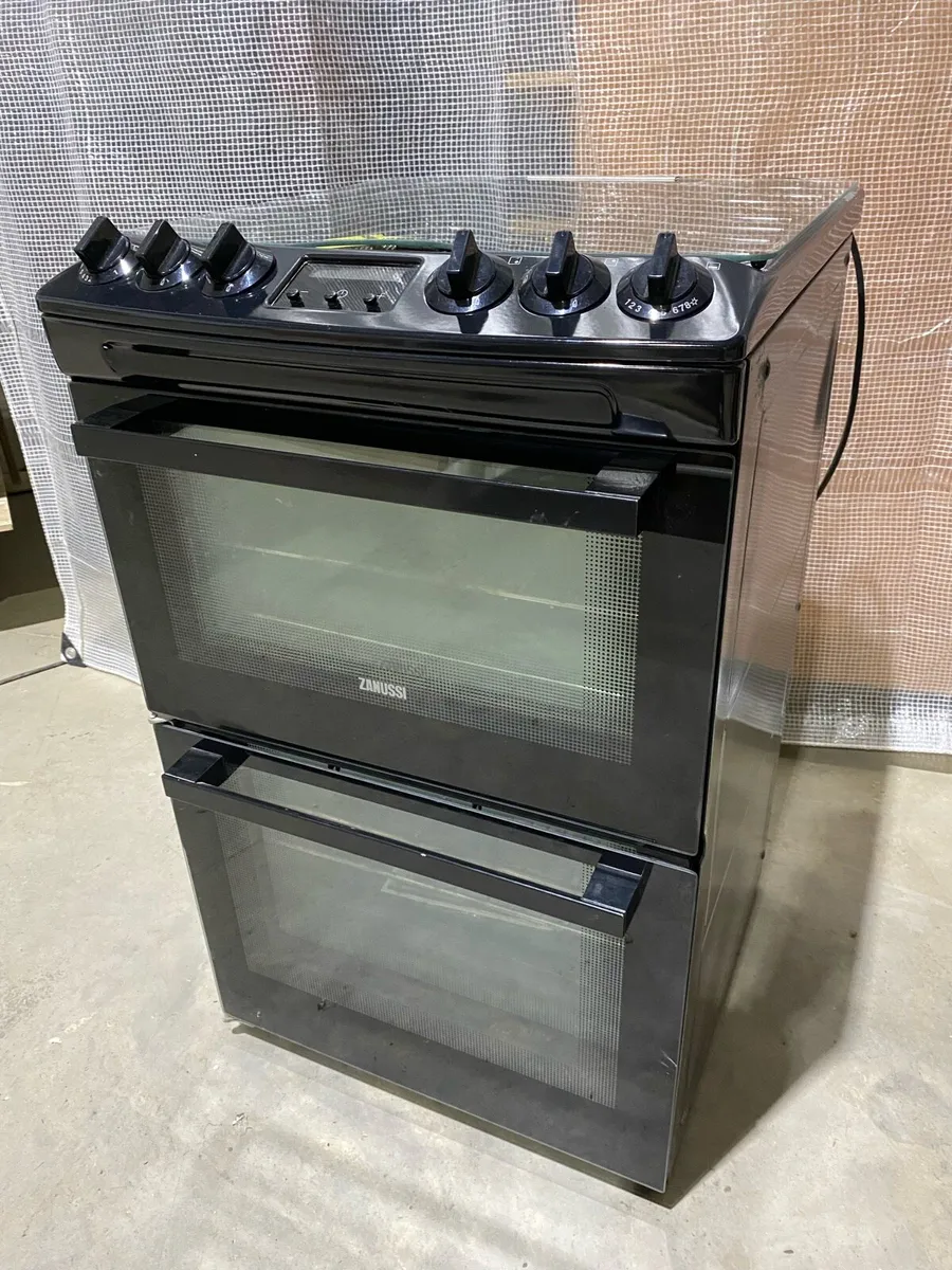 Zanussi gas cooker (mains gas) - Image 1
