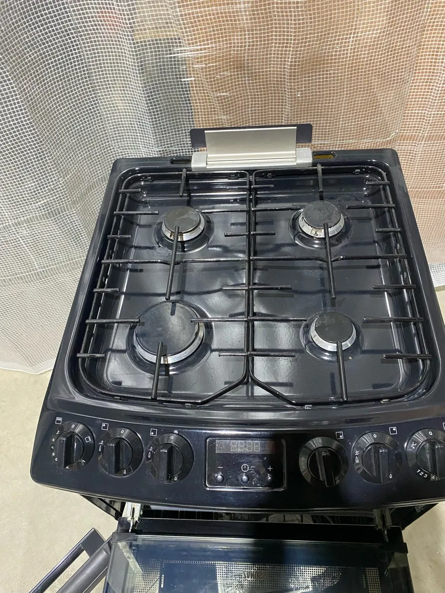 Zanussi gas cooker (mains gas) - Image 2