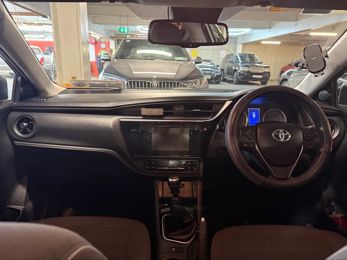 Toyota Corolla 2018 - Image 3
