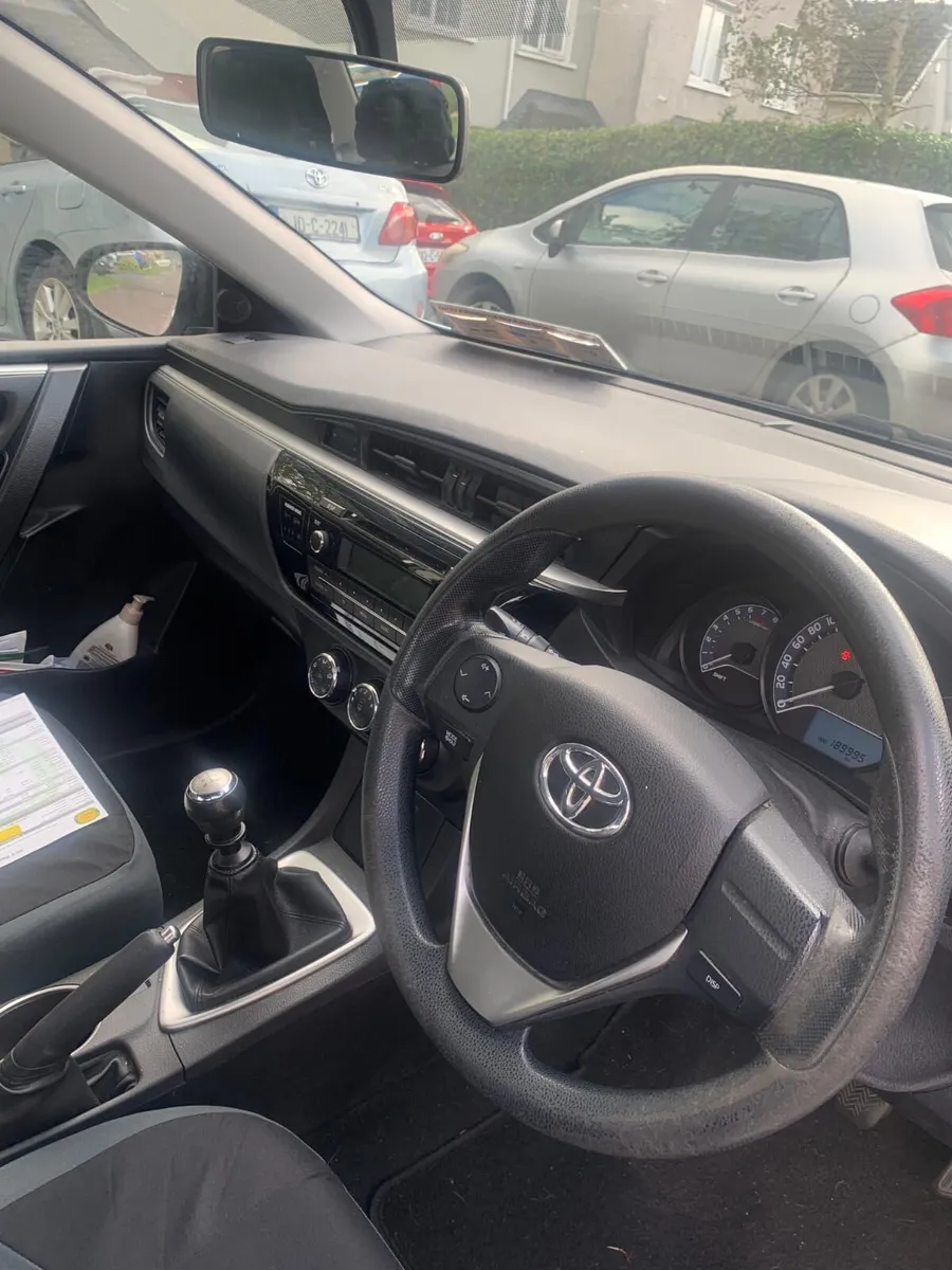 Toyota Corolla 2015 - Image 3