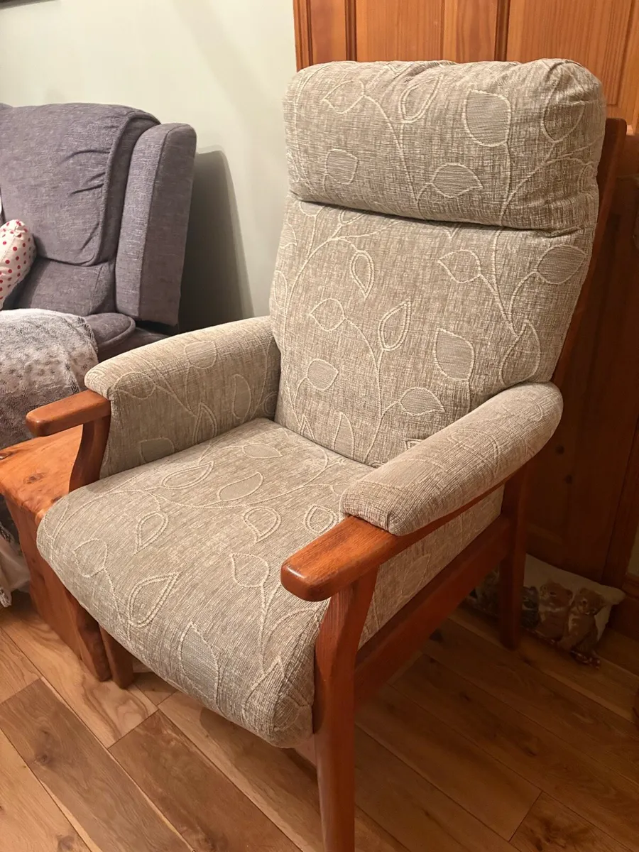 Supportive chair - Image 2