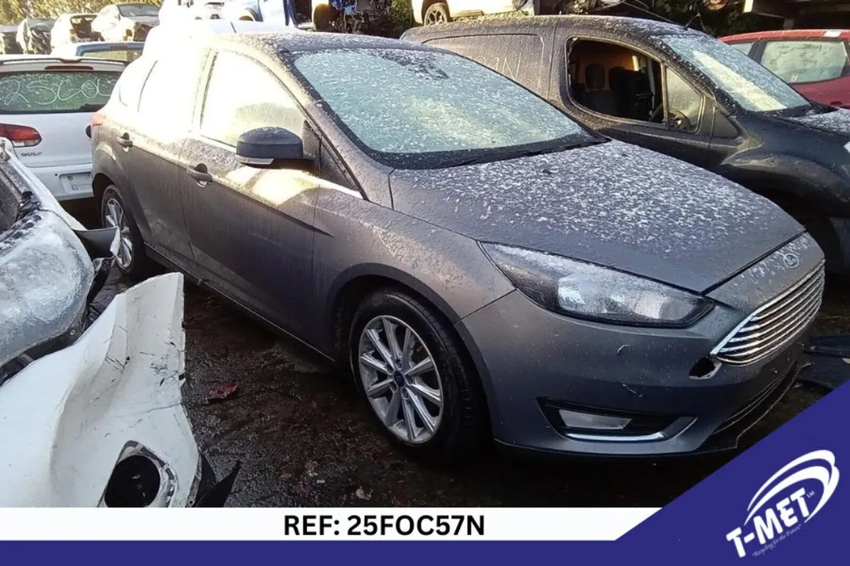 2015 FORD FOCUS BREAKING FOR PARTS - Image 1