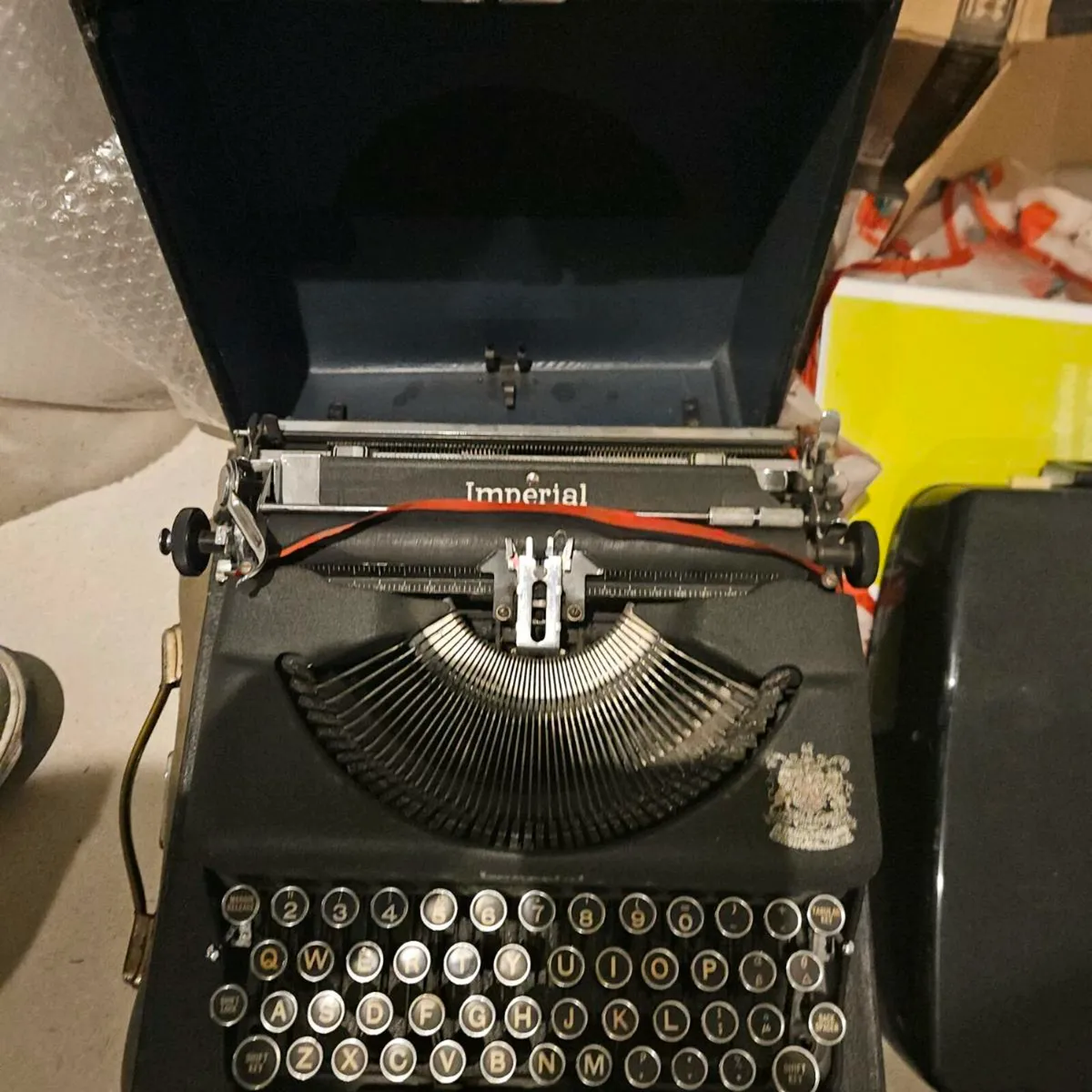 Imperial typewriter - Image 1