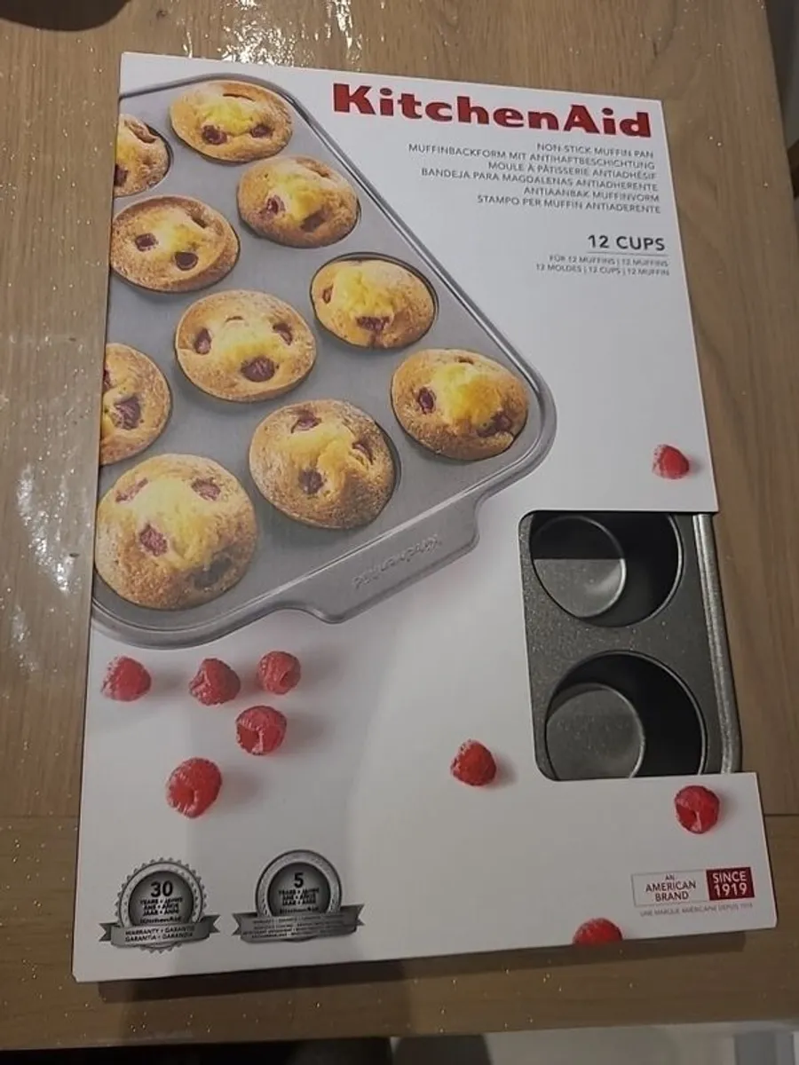 New Kitchen Aid  12 cups pan - Image 1