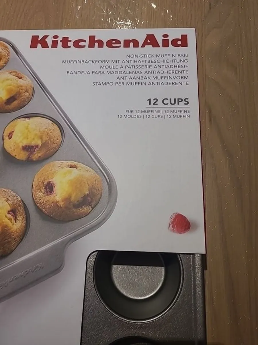 New Kitchen Aid  12 cups pan - Image 2