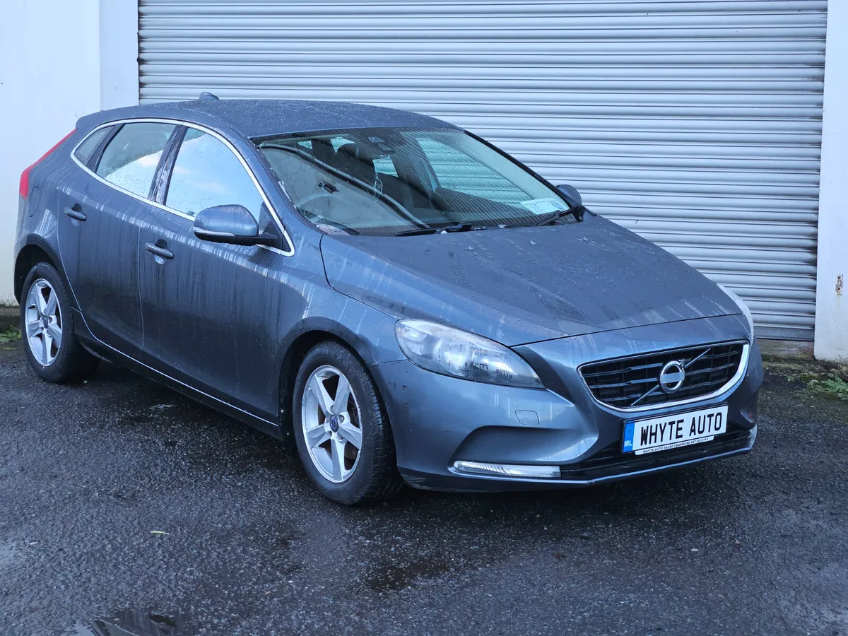 Volvo V40 2014 1.6 D2 - Image 1