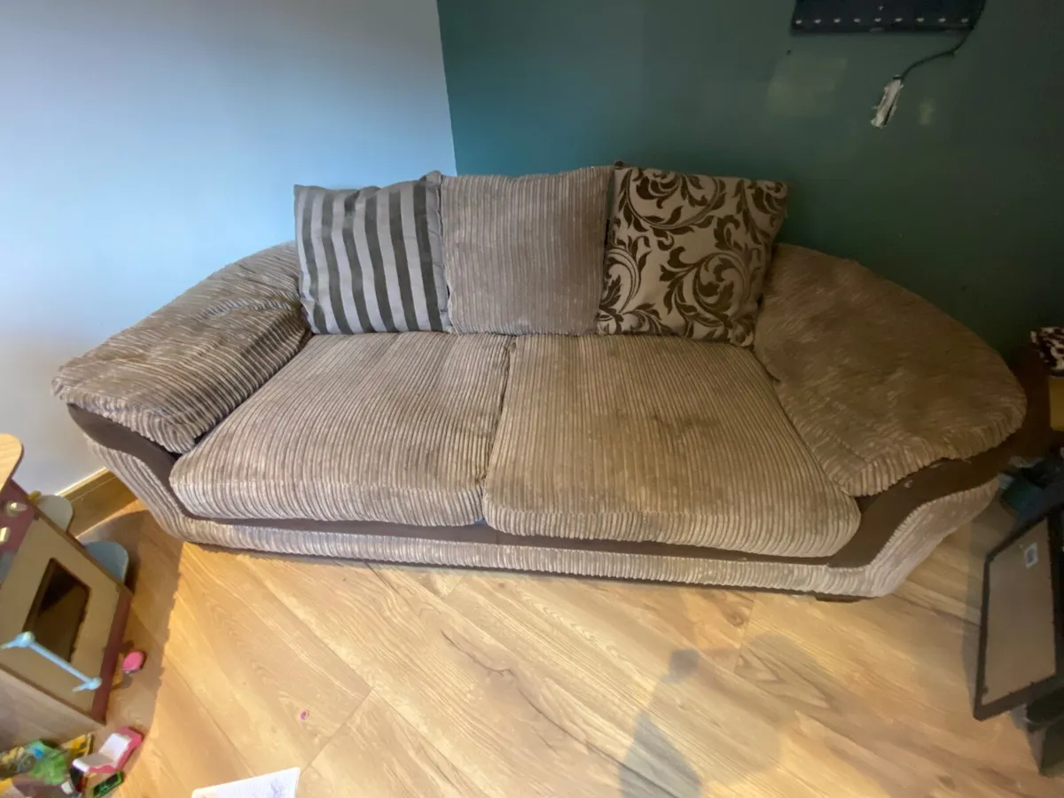 Couch FREE - Image 1
