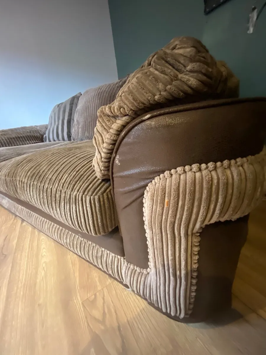 Couch FREE - Image 2