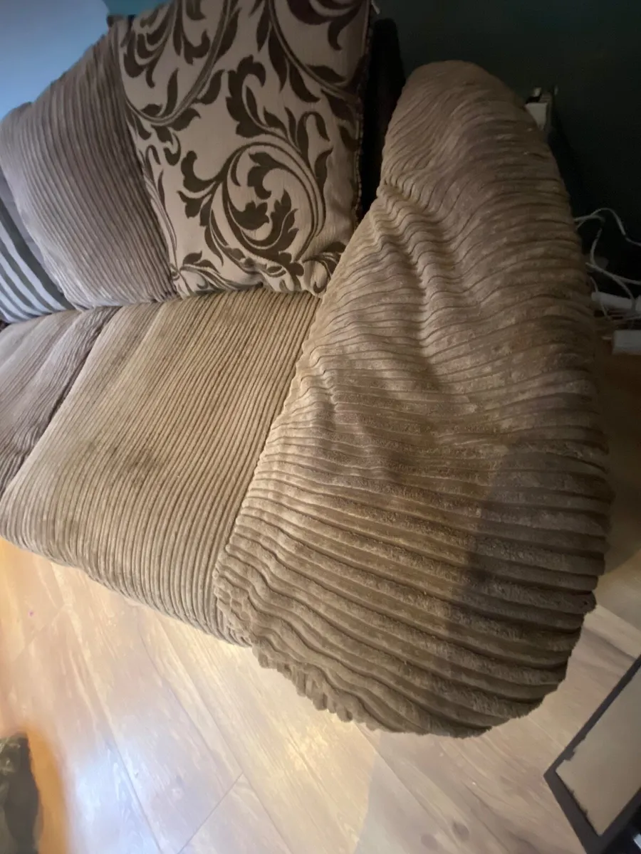 Couch FREE - Image 4