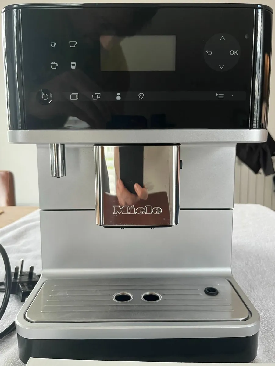 Miele CM 6350 – Bean-to-Cup Coffee Machine – Black - Image 1