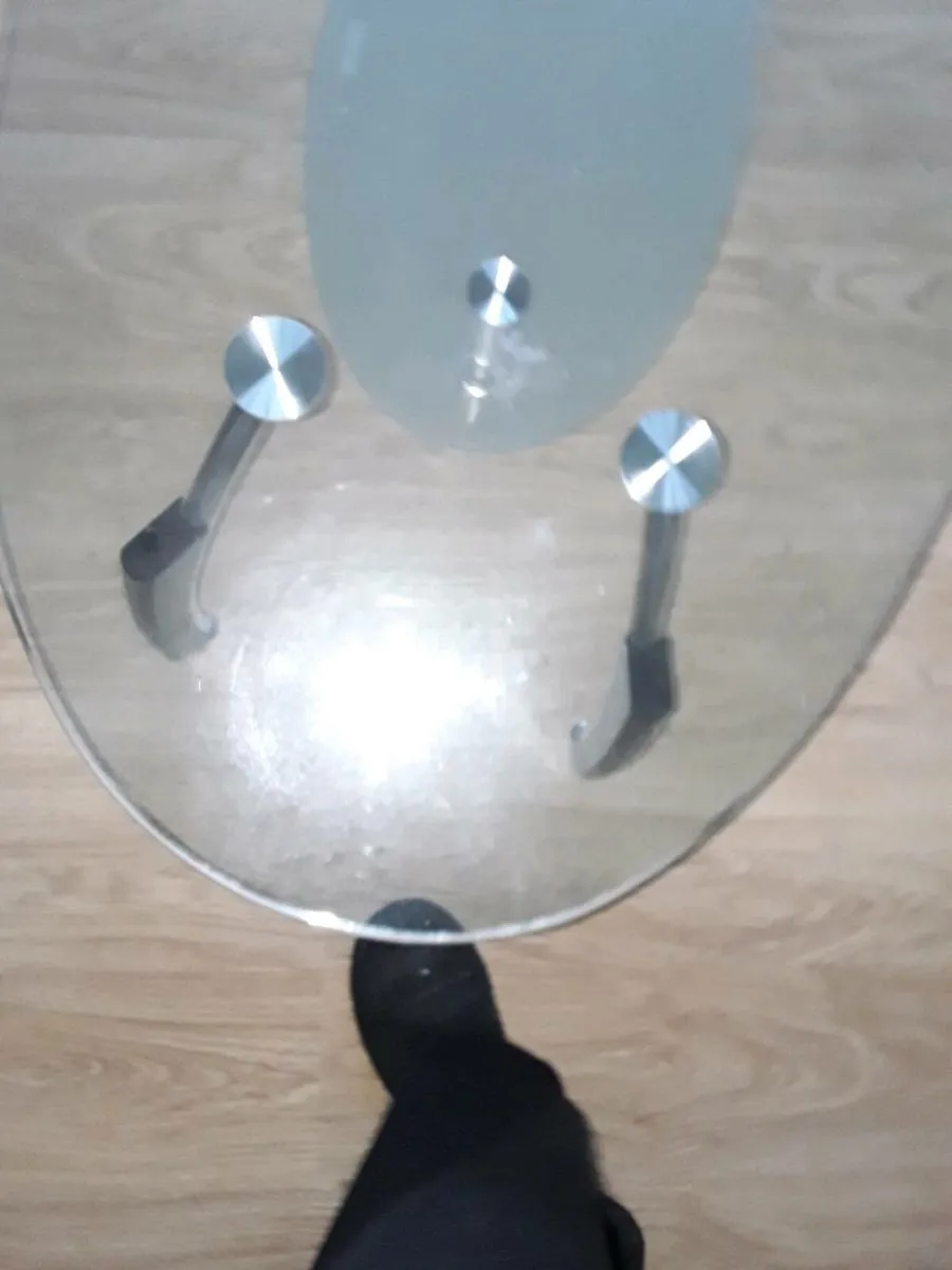 Coffee tables choice of  2    25euro  each - Image 3