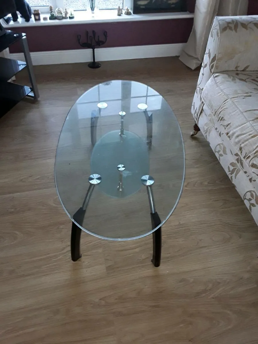 Coffee tables choice of  2    25euro  each - Image 4