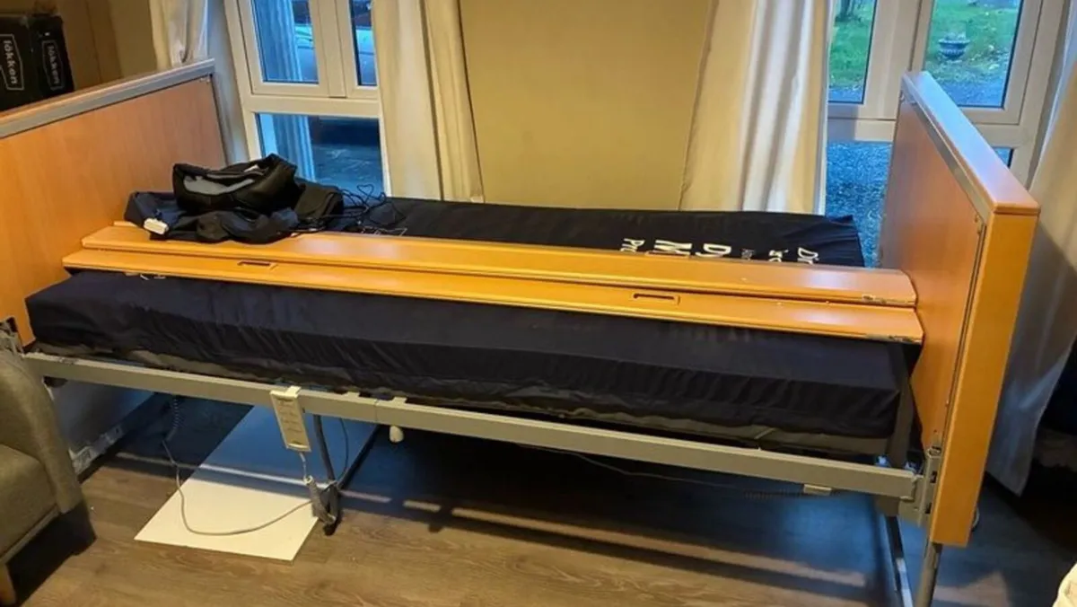 Single electric bed with/without mattress - Image 1