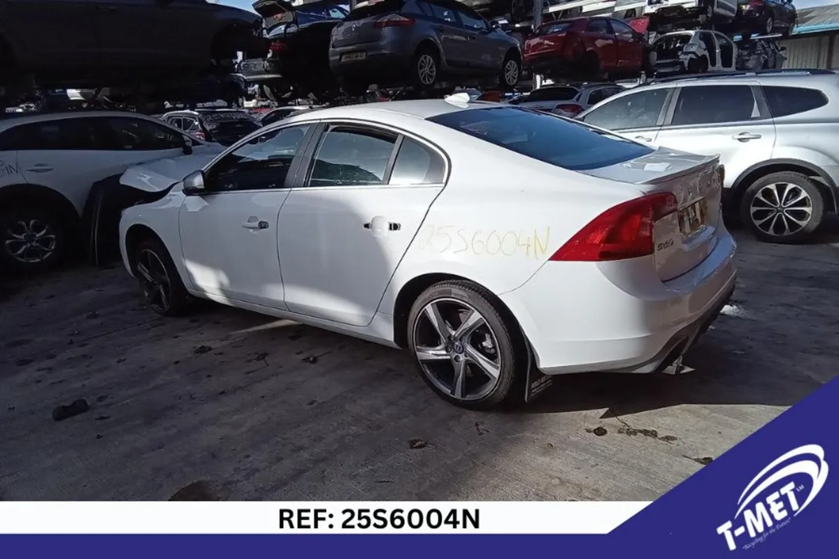 2014 VOLVO S60 BREAKING FOR PARTS - Image 4
