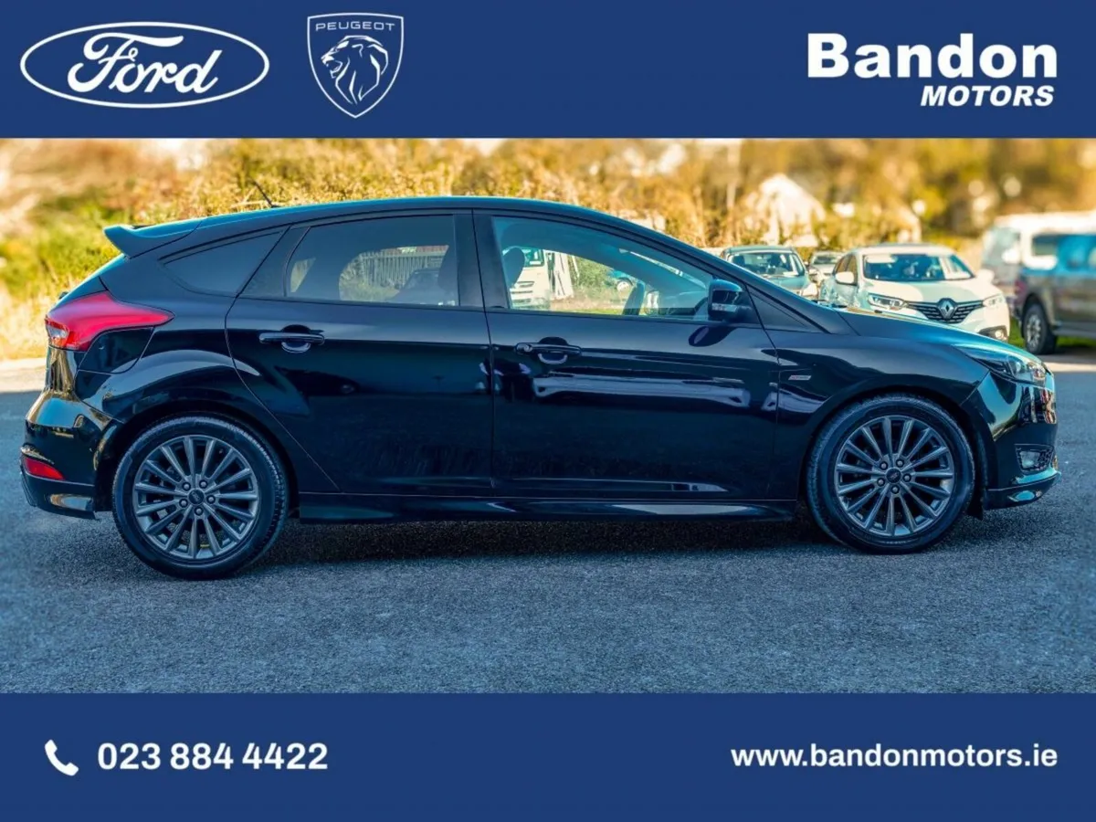 Ford Focus 2017 Automatic Ford Focus, Camera, Park - Image 2