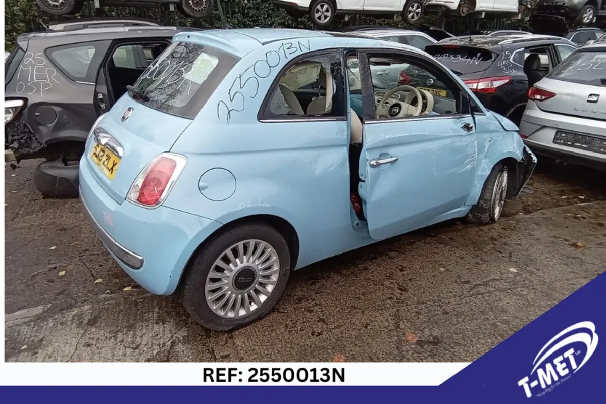 2013 FIAT 500 BREAKING FOR PARTS - Image 1