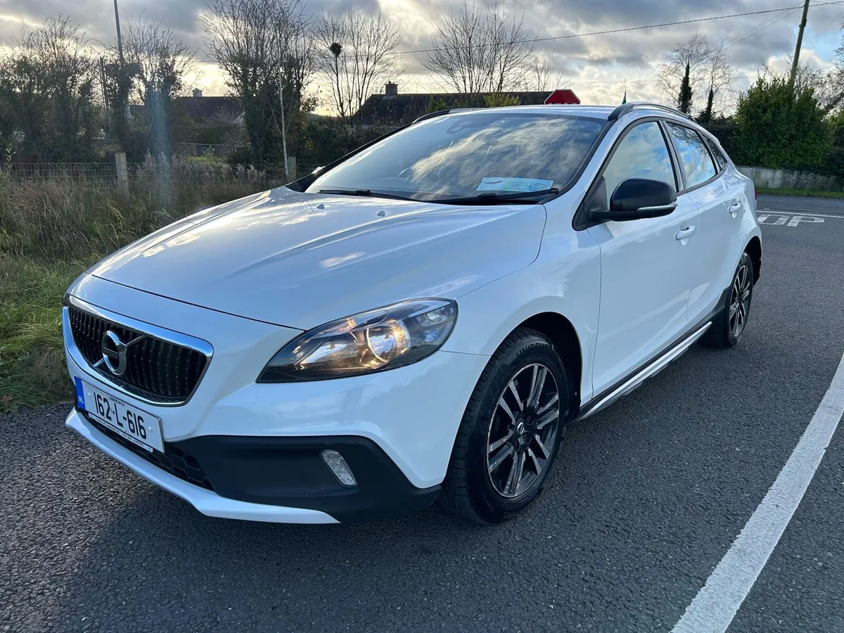 Volvo v40 2016 NCT 11/26 - Image 2