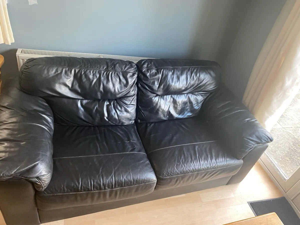Black leather sofa - Image 1