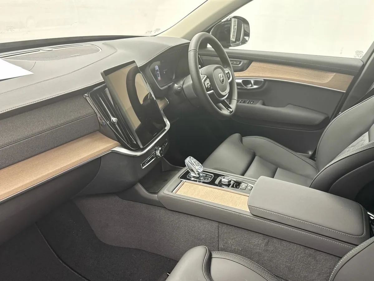 Volvo XC90 T8 PLUS DARK *NEW MODEL* €210 P/W ON PC - Image 4