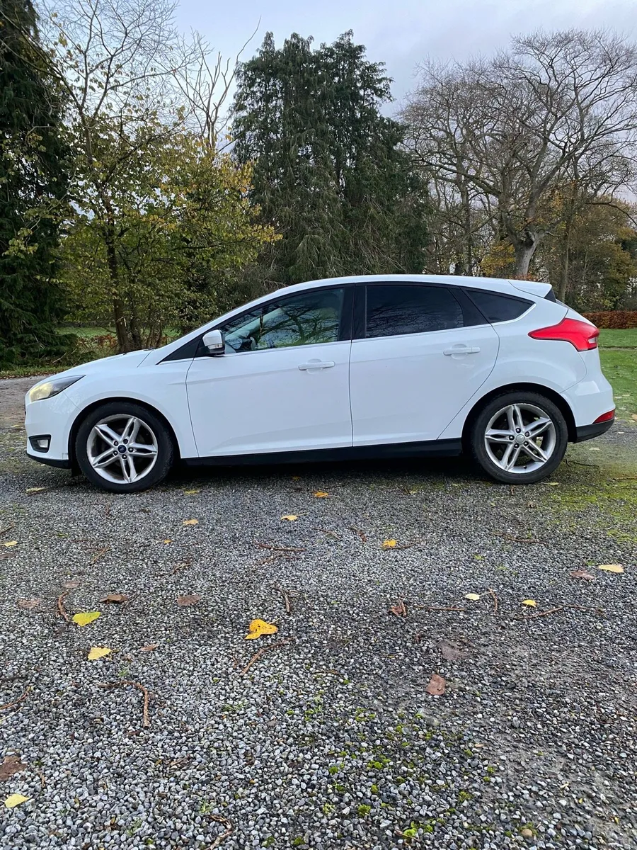 Ford Focus 161 Zetec Sports Trim - Image 3