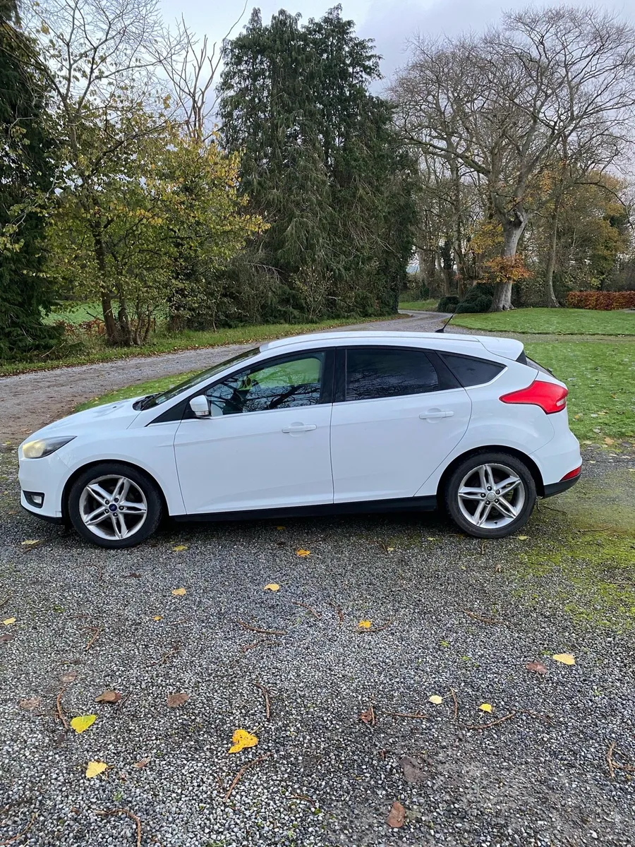 Ford Focus 161 Zetec Sports Trim - Image 4