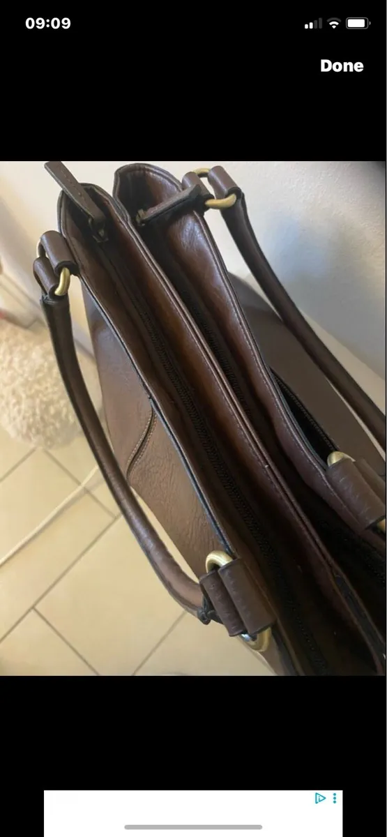 Matties Brand Leather Handbag - Image 4