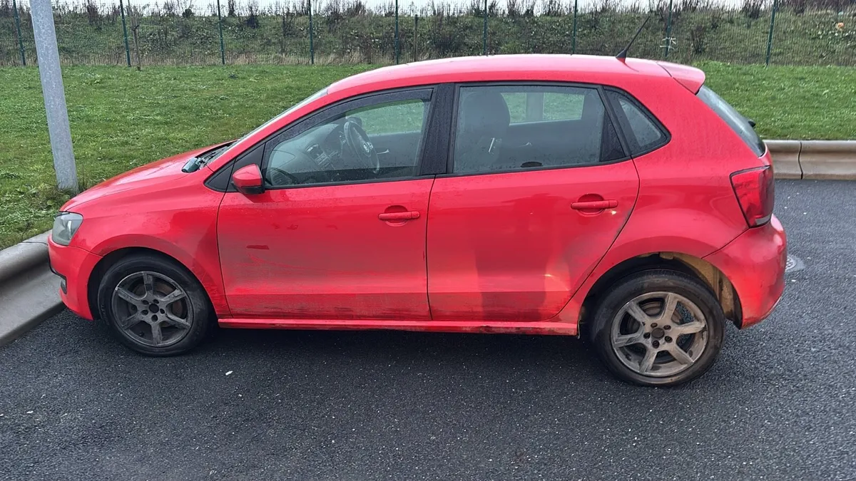 2012 Volkswagen polo - Image 3