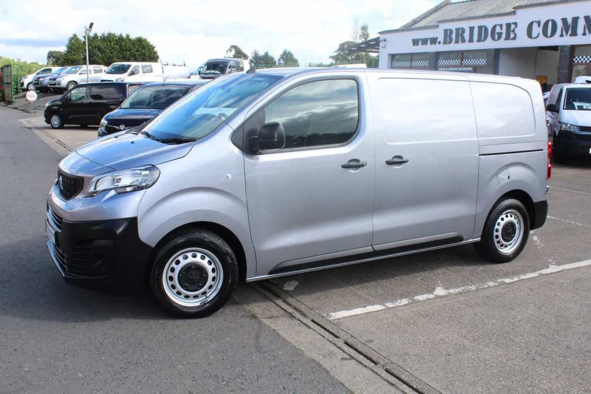 2022 Peugeot Expert Professional L1 Premium - Image 3