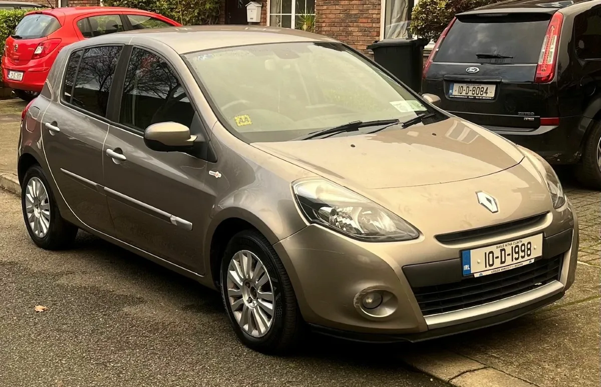 Renault Clio 2010 - Image 1