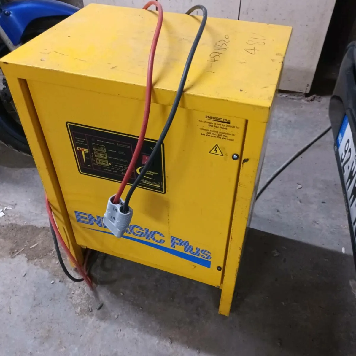 Nissan 2ton Electric Forklift - Image 4