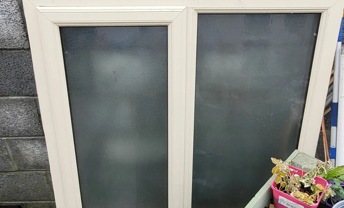 Cream pvc window privacy glass - Image 2