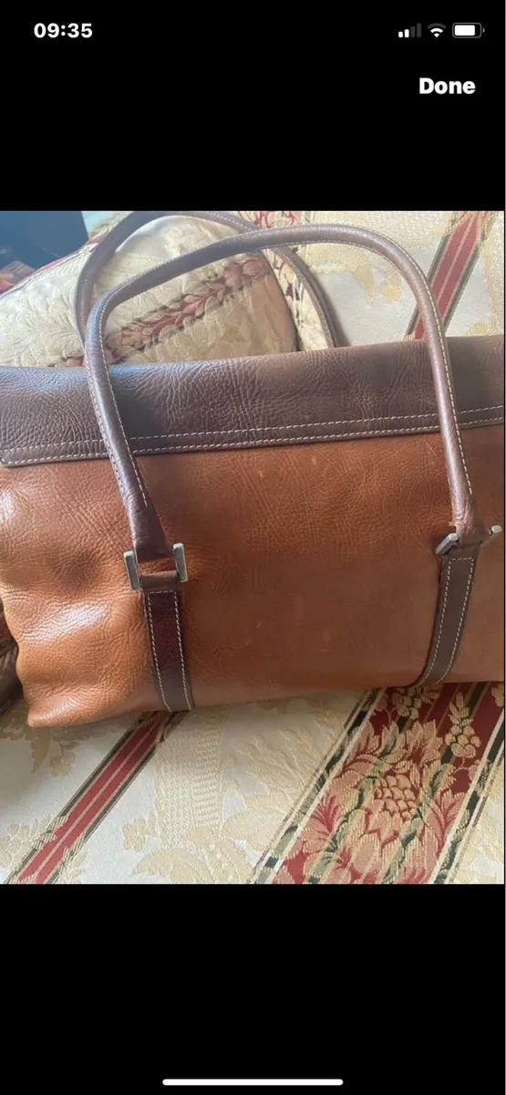 Large Leather Shoulder Bag - Image 3