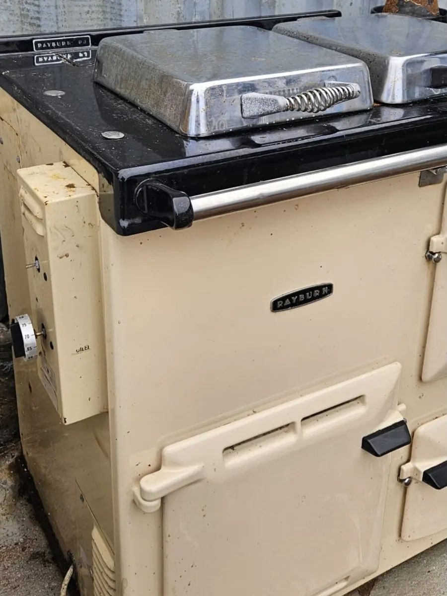 Rayburn single burner oil range - Image 4