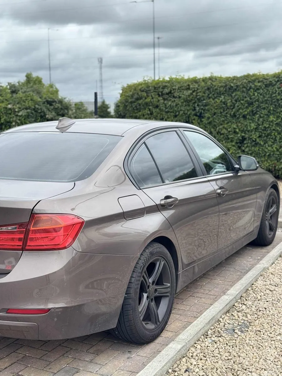 Bmw 3 series 2014 - Image 3