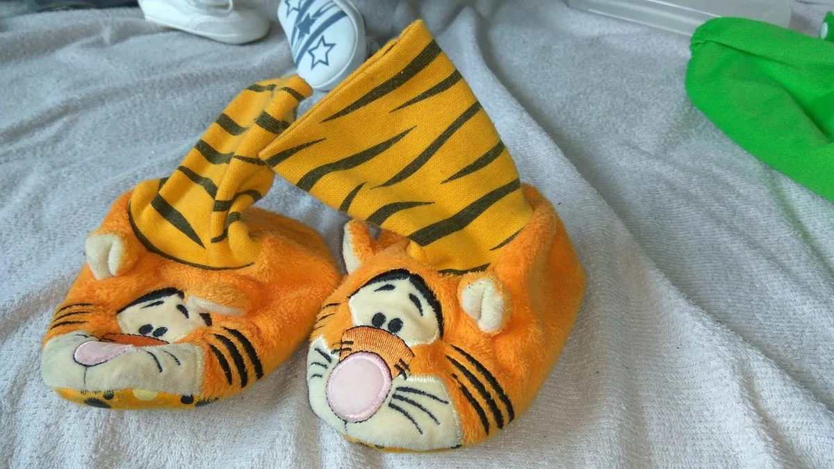 3/6 months tigger shoes barely worn