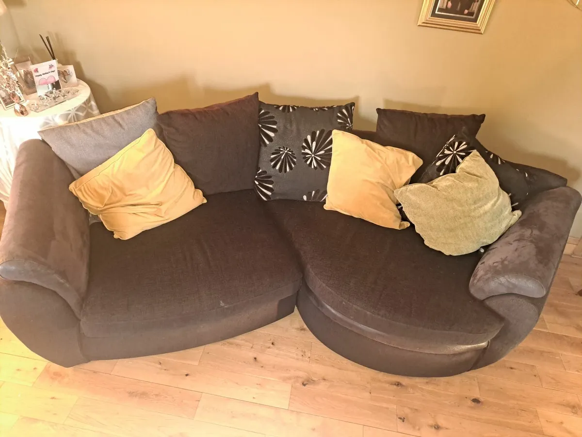 Couch- 4 seater - Image 3