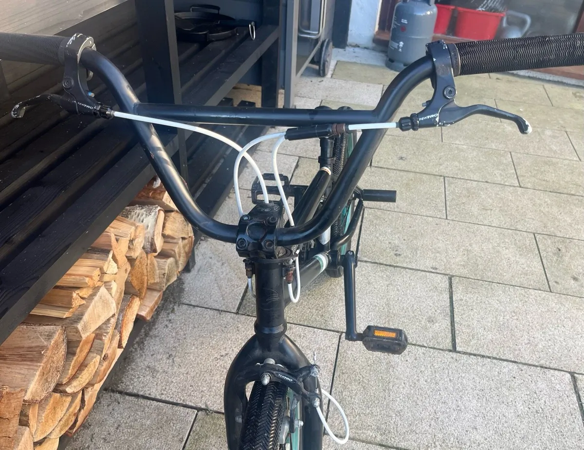 Giant Modem BMX bike - Image 2