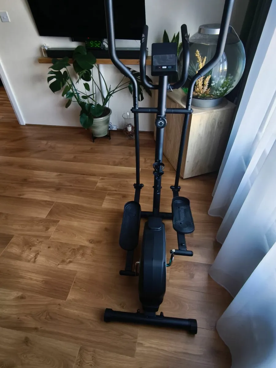 Cross trainer - Image 2
