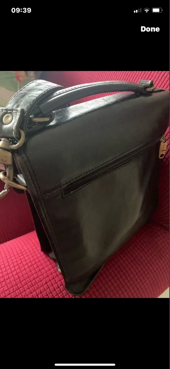 Hexagona Leather Shoulder Bag - Image 4