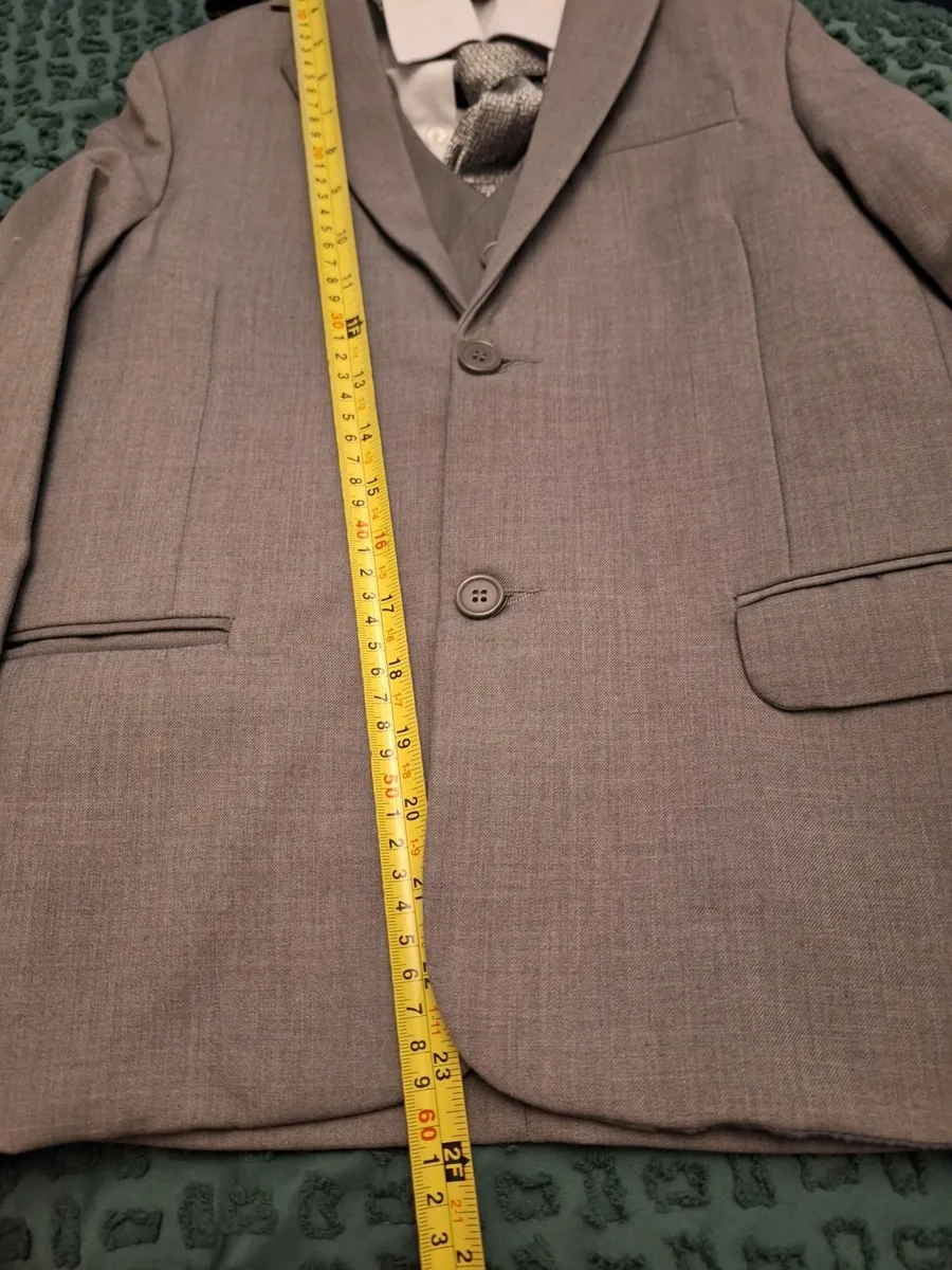 Suit - Image 4