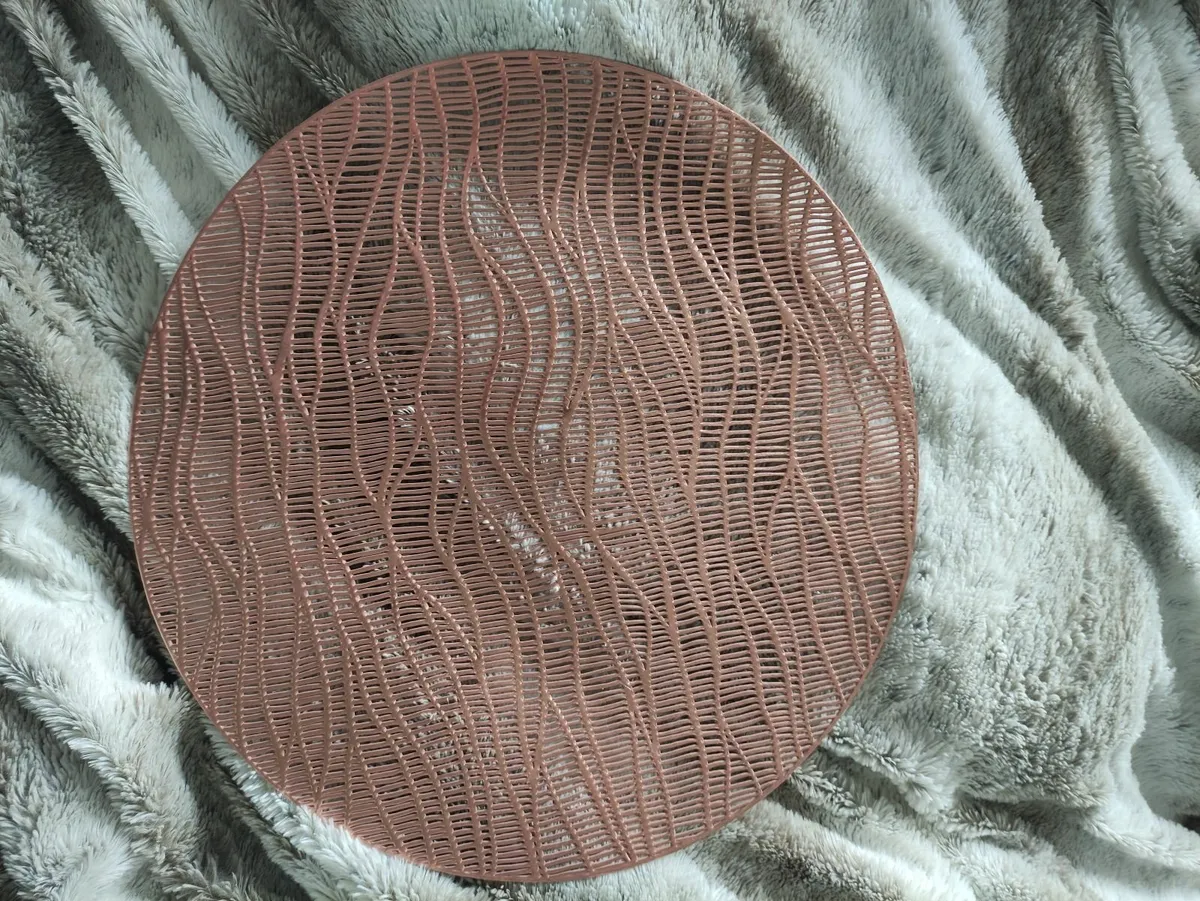 Rose gold 38 cm table mat pvc 6 e each never used - Image 2