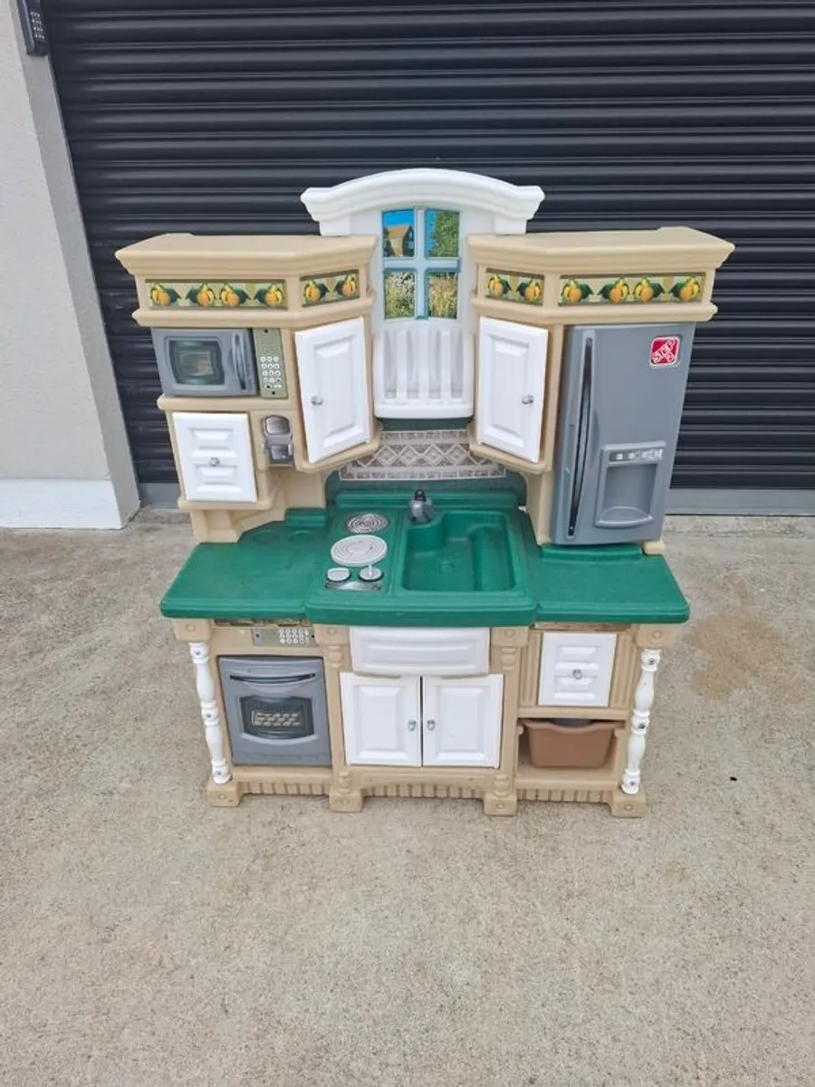 Little Tikes Kitchen and Accessories - Image 1