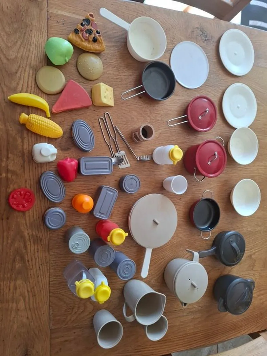 Little Tikes Kitchen and Accessories - Image 2
