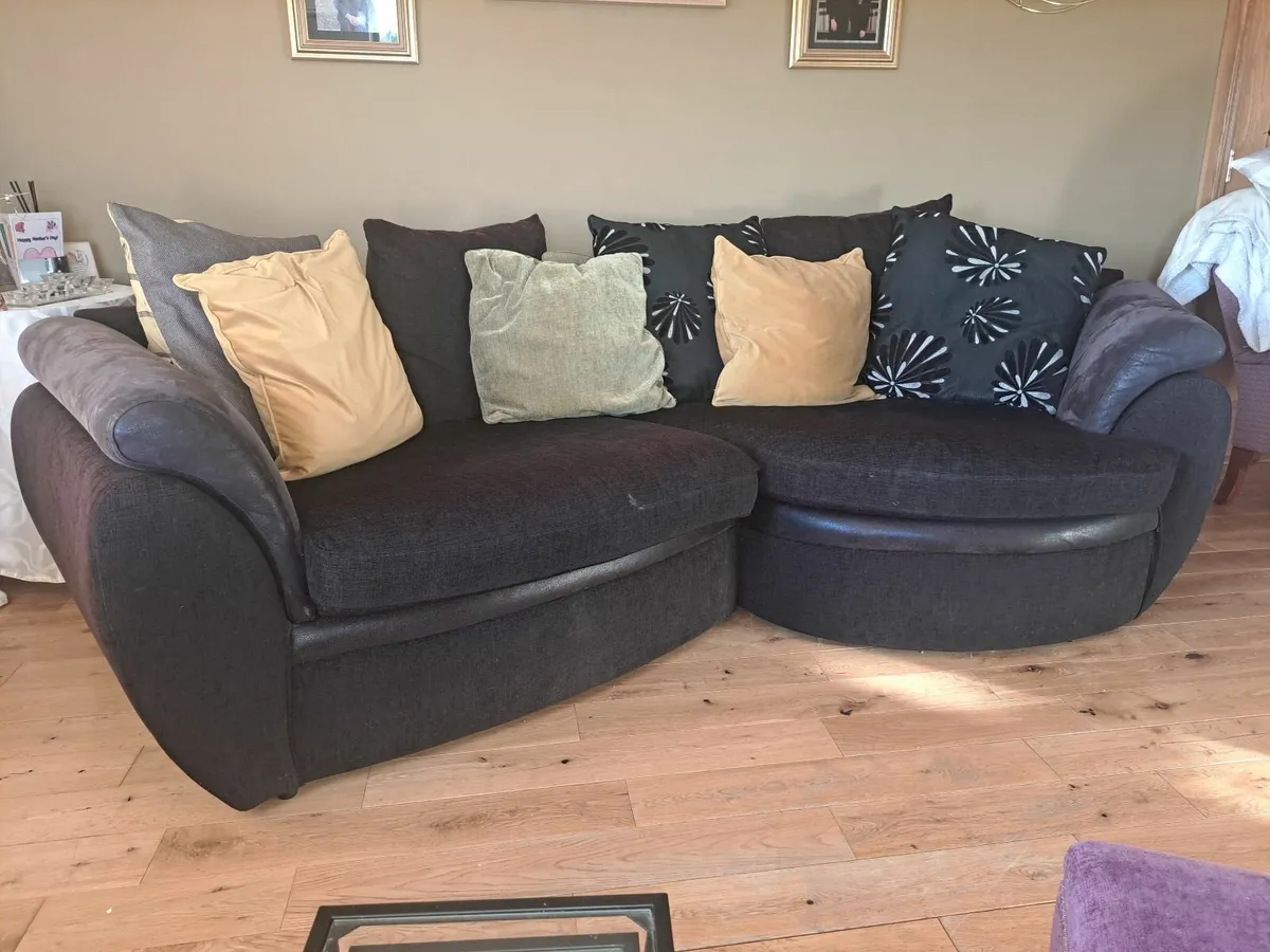 Couch- 4 seater - Image 1