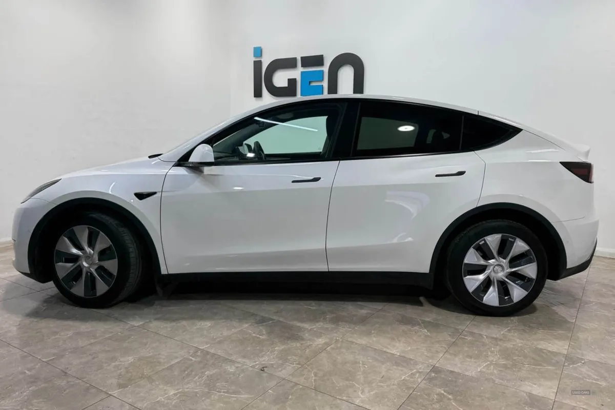 Tesla Model Y Long Range AWD 4WD 5dr - Image 4
