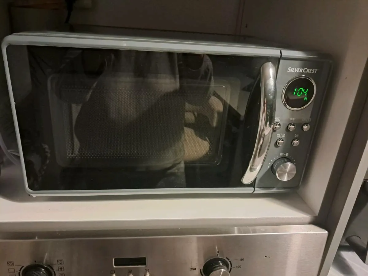 Microwave - Image 1