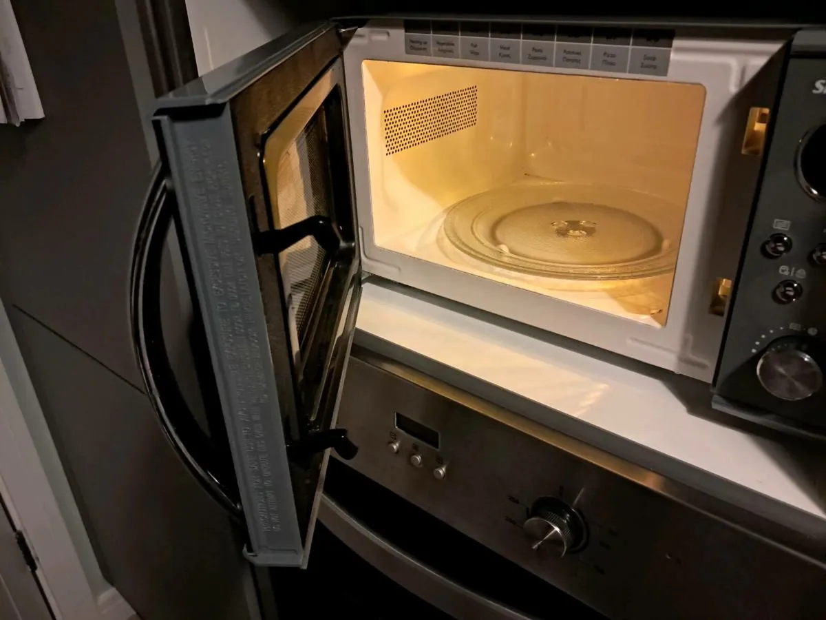 Microwave - Image 3