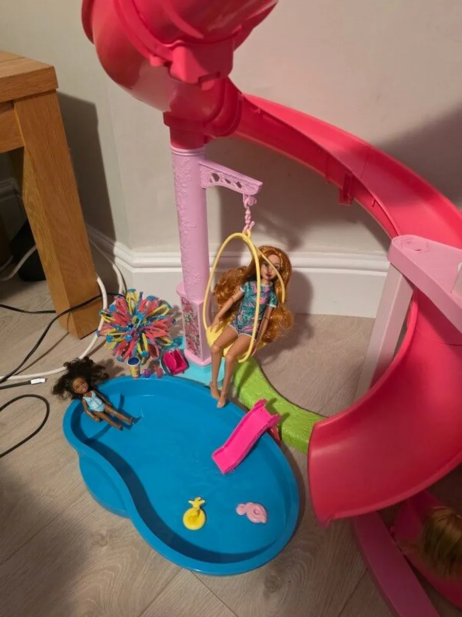 Mint Barbie Dreamhouse with loads of Extras - Image 3