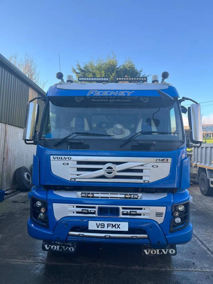 2012 volvo FMX tipper - Image 2