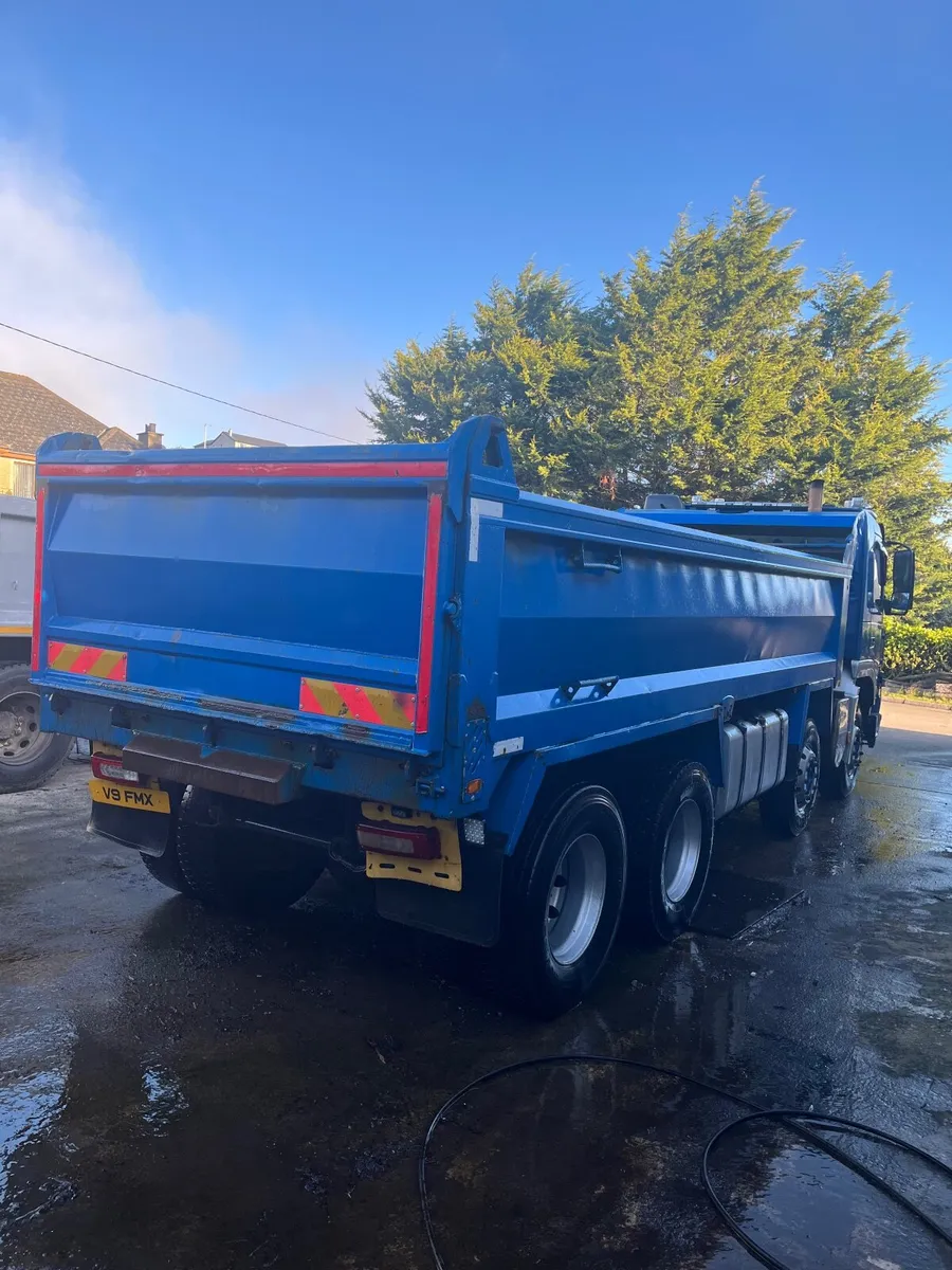 2012 volvo FMX tipper - Image 3